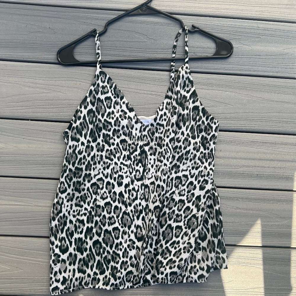 Silky leopard print tank made by Socialite